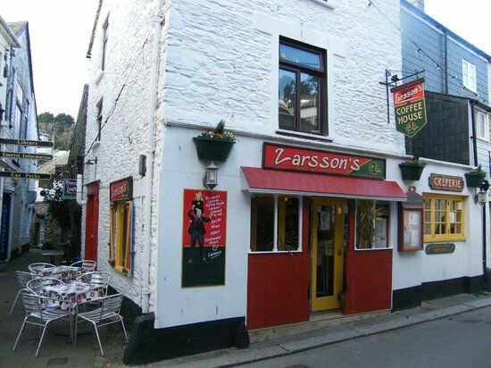 Larsson's Coffee House & Creperie