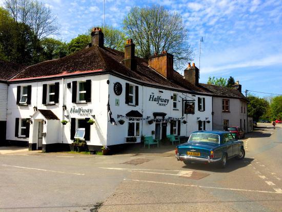 The Halfway House Pub and Kitchen