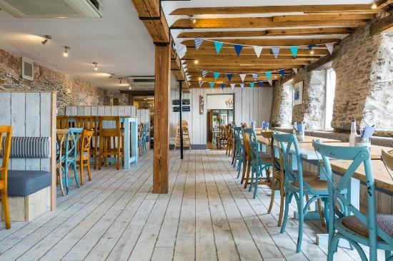 Sharksfin Bar & Restaurant