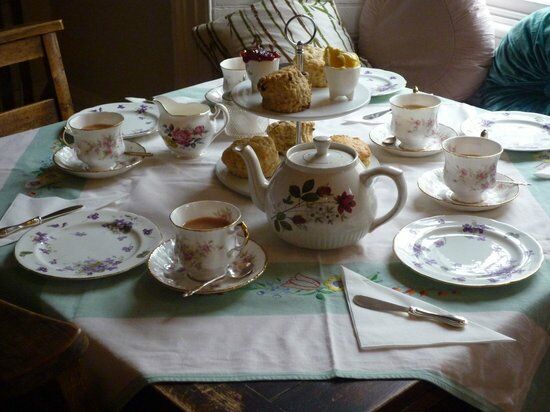 Dolly's Tea Room & Wine Bar